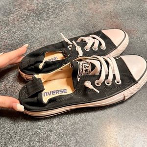 Low top black converse